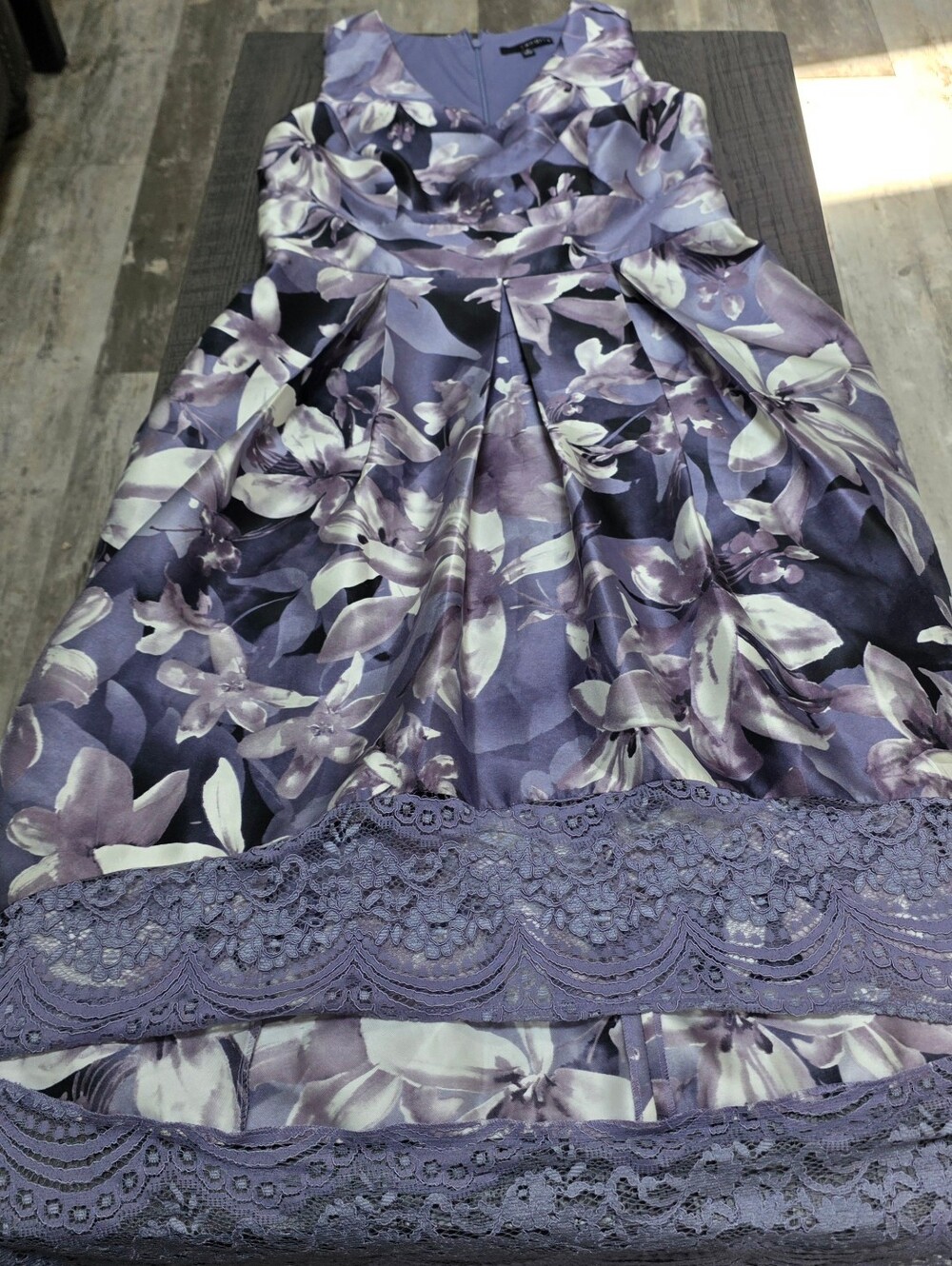 Sangria Sleeveless Purple Floral High-Low Lace Hem Dress (Size:14) - Picture 2 of 9